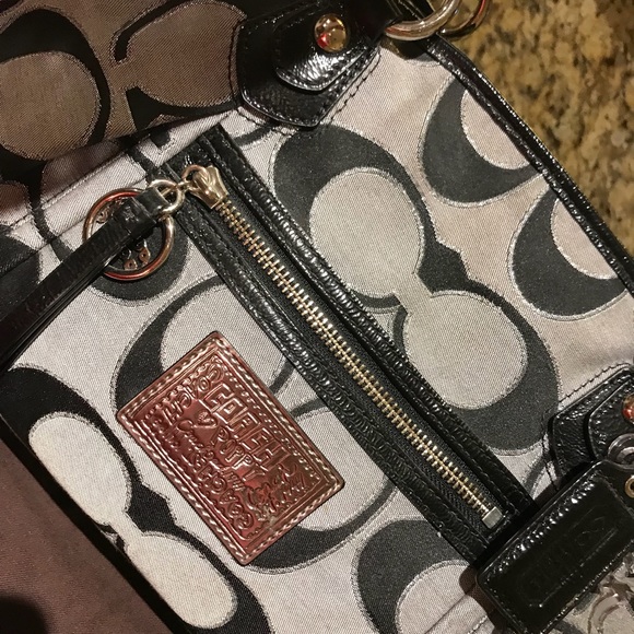 Coach - Picture 2 of 4